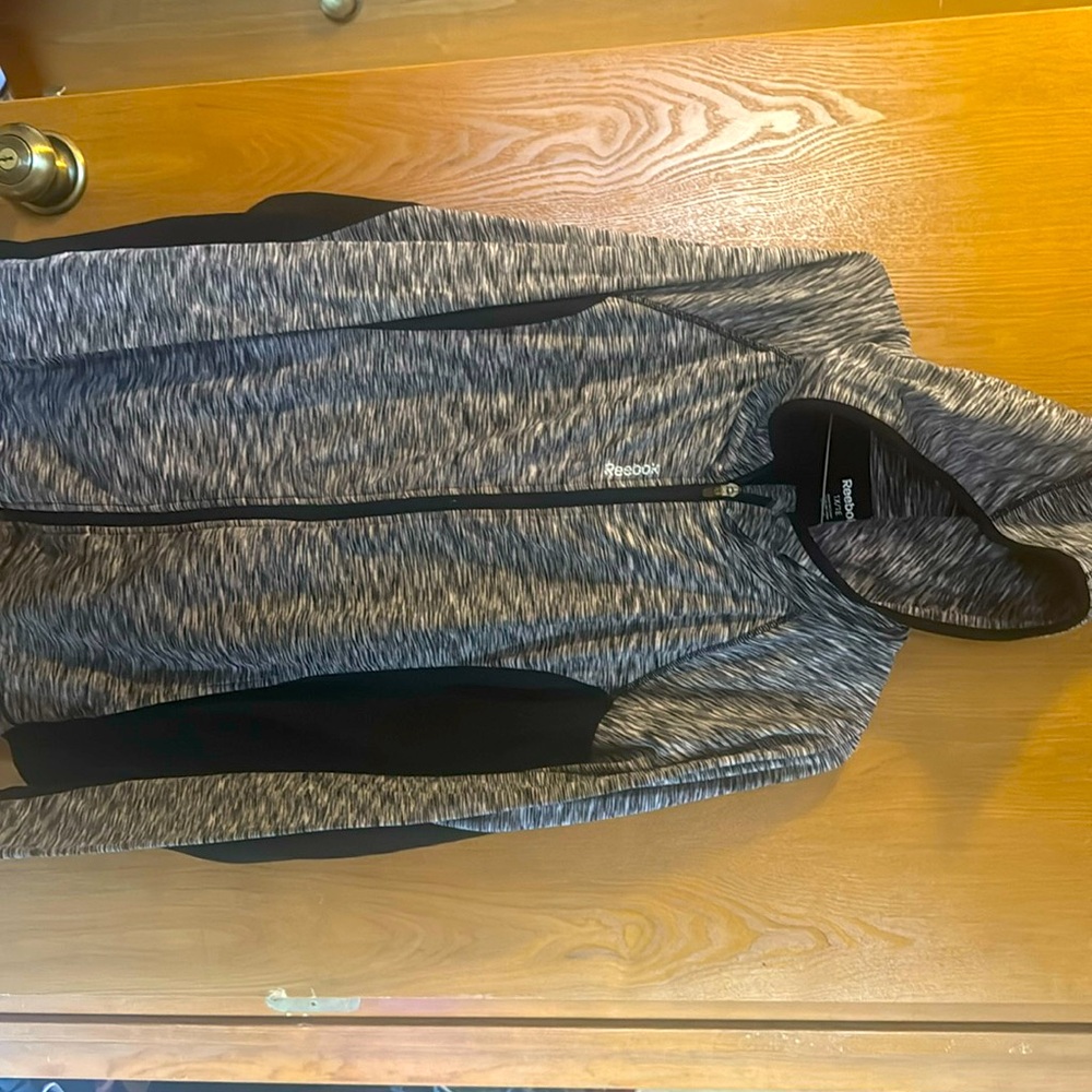 Reebok ladies black and white zip up 1x